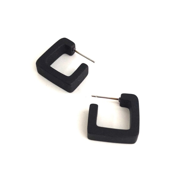 Geometric Square Hoop Black Small Earrings - Picture 4 of 8
